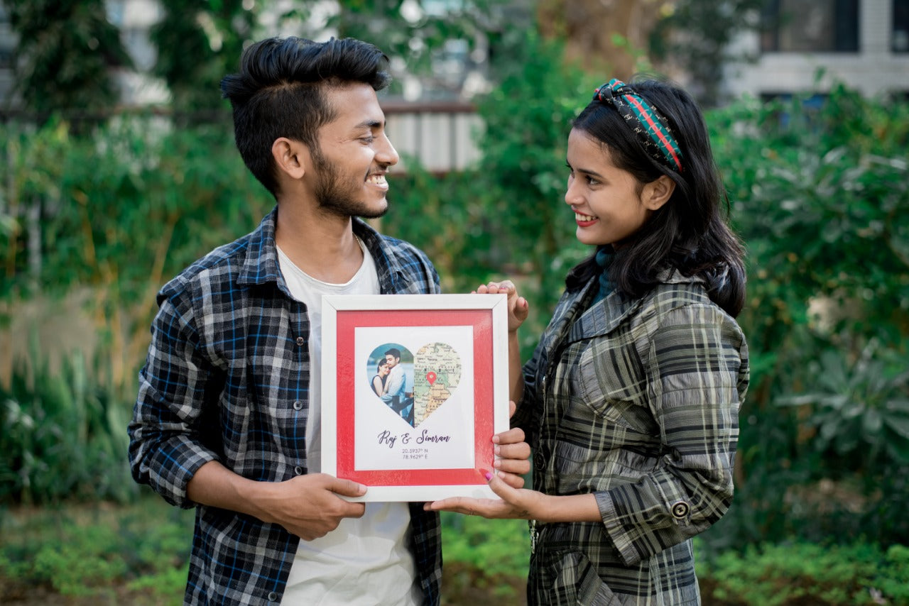 Heart Couple Map Frame